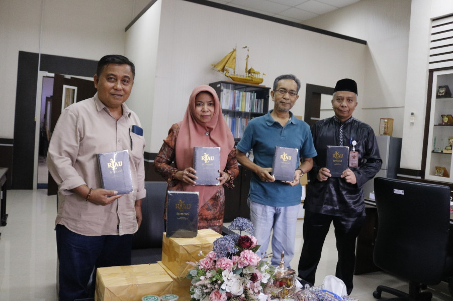 Perpustakaan Tenas Effendy Terima Hibah Buku Riau Istimewa dari PPB-RI