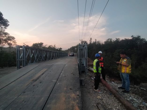 Jembatan Bailey di Jalan Longsor Riau-Sumbar Selesai Dipasang