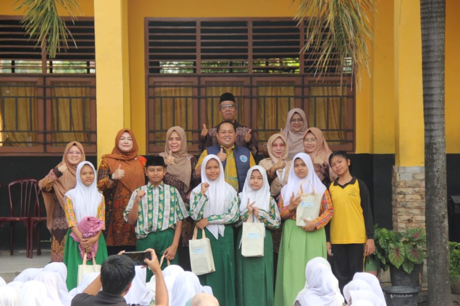 660 Siswa SMPN 14 Pekanbaru Deklarasikan Perang Melawan Narkoba Bersama BNN