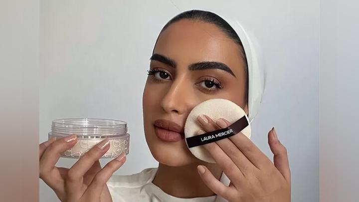 Cara Menggunakan Powder Puff untuk Tampilan Flawless, Ada 4 Langkahnya