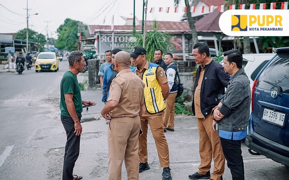 Menanggapi Keluhan Masyarakat, Dinas PUPR Pekanbaru Tindak Lanjuti Jalan Rusak di Simpang Jalan Ahmad Yani I