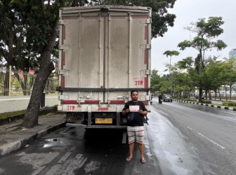 Nekat Masuk Kota, Truk Bertonase Besar Ditilang Dishub Pekanbaru