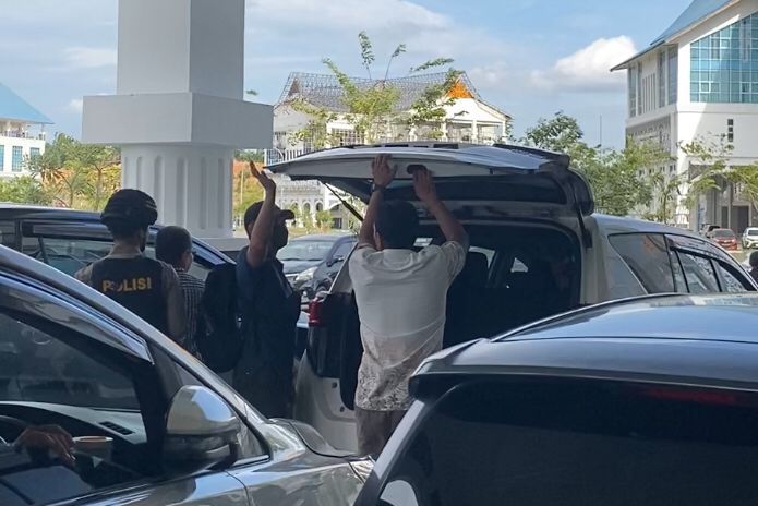 KPK Bantah Tangkap Kadishub Pekanbaru, Hanya Lakukan Penggeledahan
