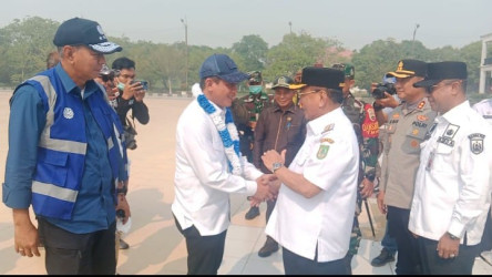 Turun Langsung, Menteri Lingkungan Hidup Tinjau Karhutla di Rohil