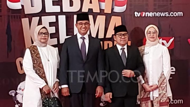 Intip Gaya Para Istri di Debat Capres Terakhir; Baju Kurung, Selendang Batik, dan Jaket Varsity