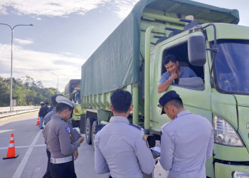 33 Truk ODOL Terjaring Operasi Gabungan di Tol Pekbangpar