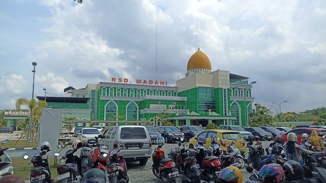 Pelayanan RSD Madani Pekanbaru Dipertanyakan Setelah Pasien Patah Tangan Ditelantarkan
