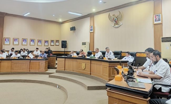 TAPD Riau Gelar Pertemuan dengan Tim Transisi Gubernur dan Wakil Gubernur Terpilih untuk Program 100 Hari Kerja