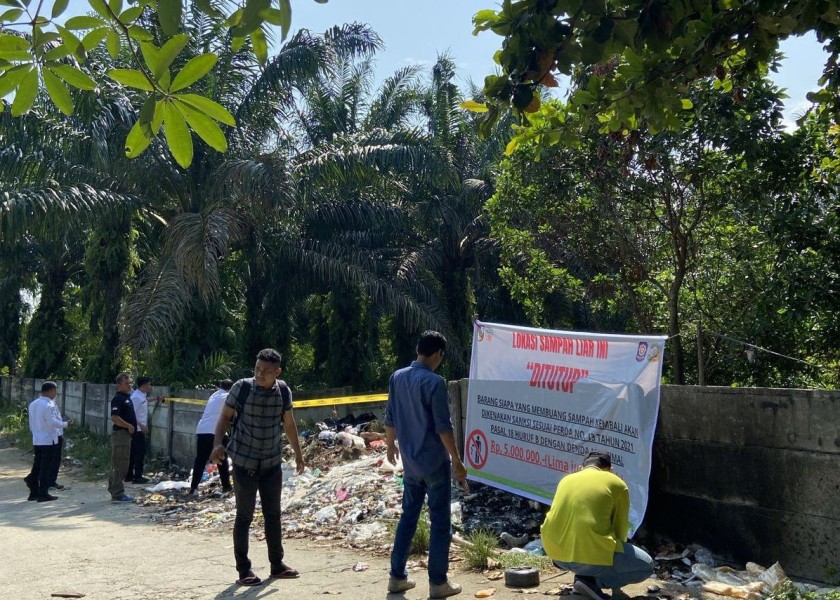 DLHK Pekanbaru Tertibkan TPS Ilegal di Jalan Pesantren