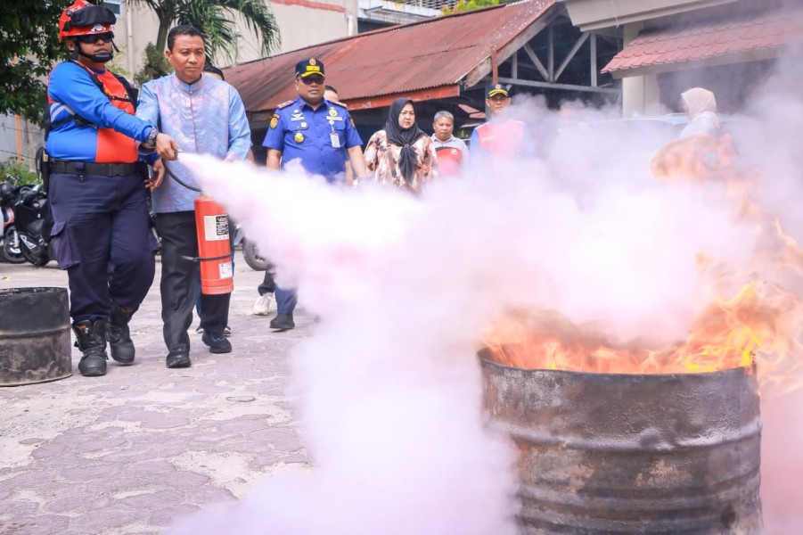 Kecamatan Sukajadi Perdana Gelar Pencegahan Dini Kebakaran Di Lingkungan Rumah dan Bangunan