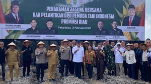 Wamen Pertanian Tanam Padi dan Cabai di Pekanbaru, Dukung Swasembada Pangan