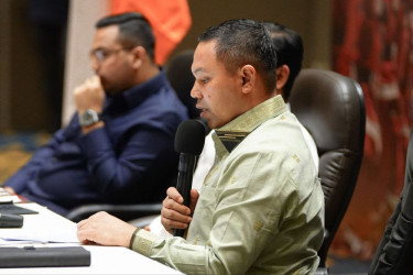 Musliadi Minta Publik Beri Kesempatan Gubernur Riau Fokus Bekerja