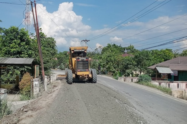 Pemprov Riau Gesa Perbaikan Jalan di Inhu