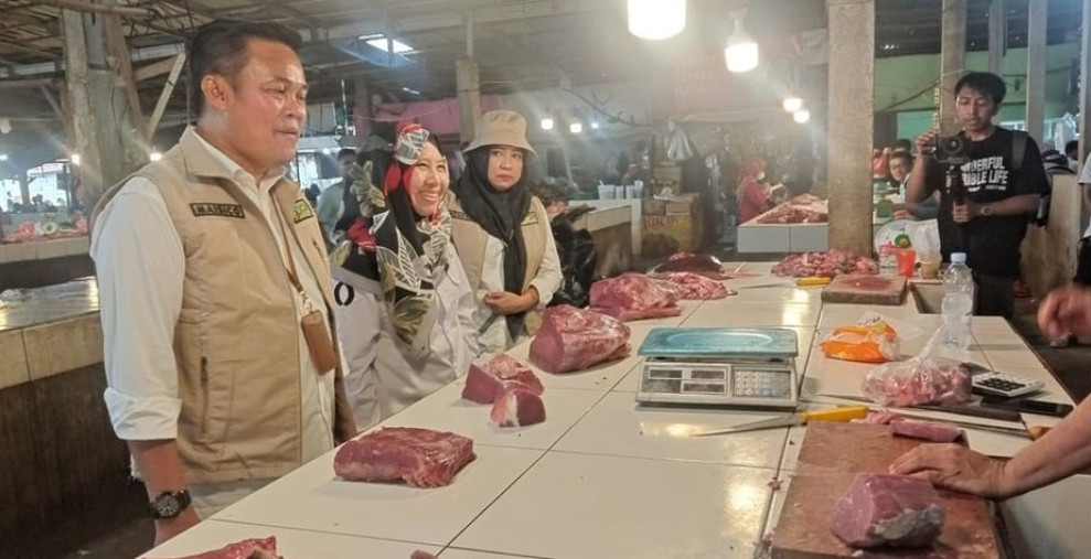 Kadis Ketapang Pantau Ketersediaan dan Harga Pangan di Pasar Dupa Pekanbaru