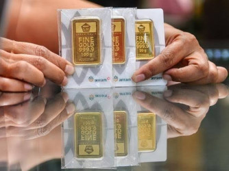 Harga Emas Batangan Antam Turun Rp 9.000 Per Gram, Ini Rinciannya