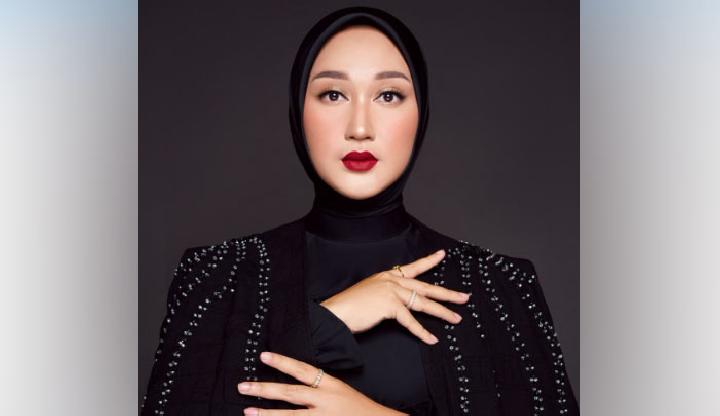 Dian pelangi bagi Prediksi Tren Fashion Gen Z, Dominan Crop Jacket dan Oversize Look