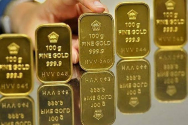 Mulai Ditinggal, Harga Emas Global Kembali Turun