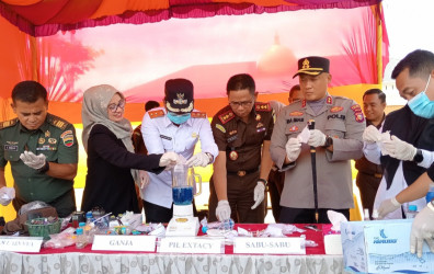 Sudah Berkekuatan Hukum Tetap, Kejari Rohil Musnahkan Barang Bukti 72 Perkara Pidum dan Pidsus