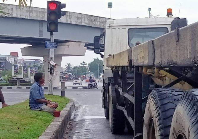 Persimpangan Lampu Merah di Pekanbaru Akan Dijaga Petugas untuk Atasi Gepeng