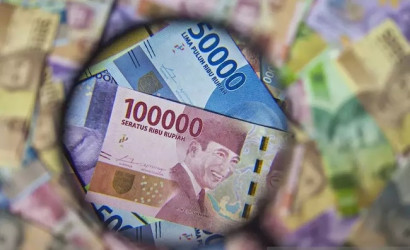 Rupiah Kembali Tertekan, Dolar AS Perkasa pada Awal Pekan