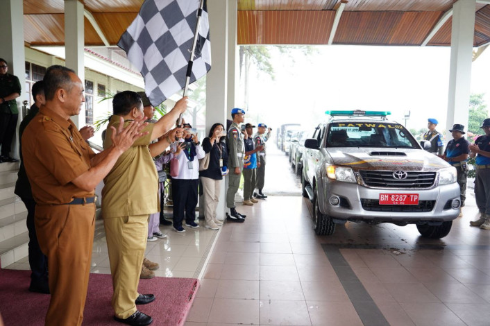 Plt Gubri Lepas Keberangkatan Bantuan Logistik untuk Korban Bencana Sumatra