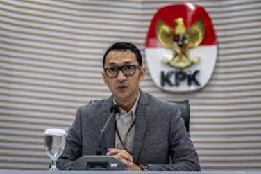 KPK Tetapkan 5 Tersangka Kasus Korupsi Bansos Beras