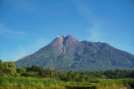 Gunung Merapi Muntahkan Awan Panas Guguran Sejauh 1.500 Meter, Masyarakat Diimbau Jauhi Daerah Bahaya