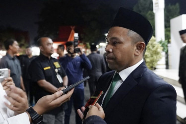 Renungan Suci di TMP Kusuma Dharma, Gubri Ajak Generasi Muda Teladani Semangat Pahlawan