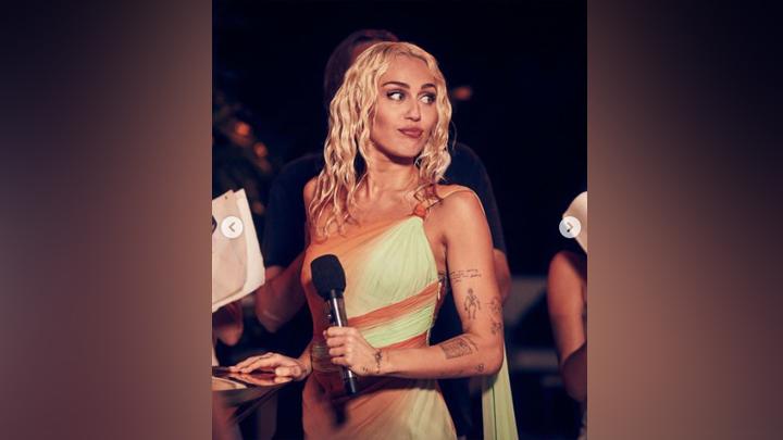 Perjalanan Karier Miley Cyrus jadi Aktris dan Penyanyi, Sempat Ditentang Sang Ayah