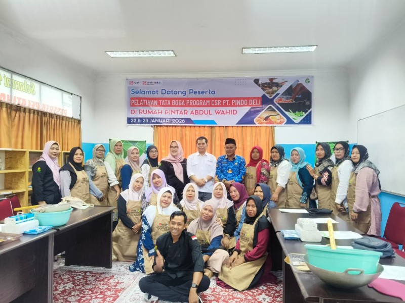 PT Pindo Deli Perawang Dorong Warga Ciptakan Produk Makanan Ikon Kampung PST Ekonomis dengan Rasa Premium