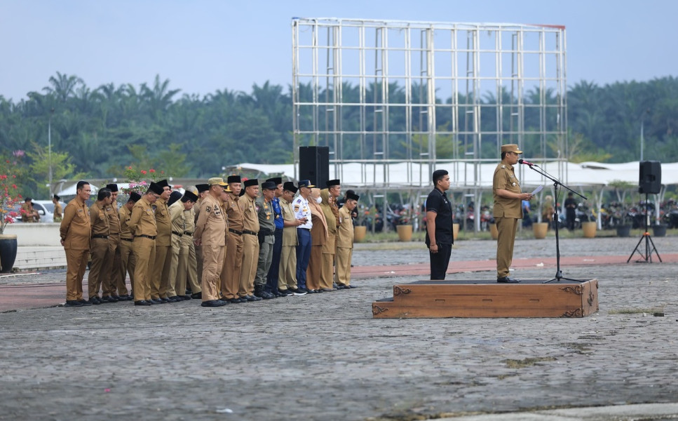 Kepala BKPSDM Hadiri Apel Perdana Bersama Pj Wali Kota Pekanbaru Pasca Libur Hari Raya Idul Fitri