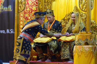 Ini Lima Alasan LAM Riau Beri Anugerah Adat Ingatan Budi ke Kapolr