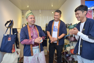 Gubernur Riau dan Kepala Daerah Kunjungi Pop-Up Market MTQ ke-43 di Bengkalis, Dukung Ekonomi Kreatif Lokal