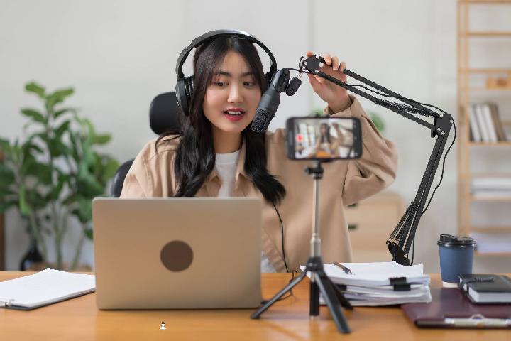 8 Tips Membuat Podcast YouTube bagi Pemula, Tentukan Niche dan Topik