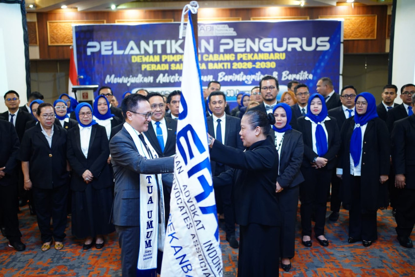Pelantikan Pengurus Peradi-SAI Pekanbaru, Harry Ponto Tegaskan Etika dan Imunitas Advokat