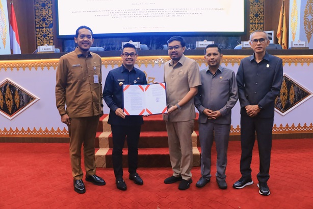 Sampaikan Rekomendasi LKPJ Pemko Pekanbaru 2023, Jalan Rusak Jadi Catatan DPRD