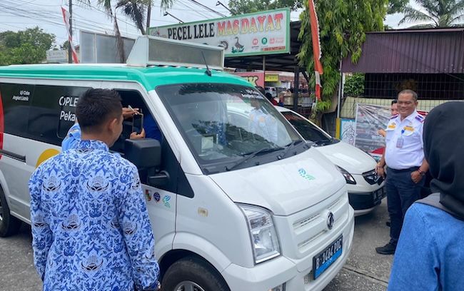 Dishub Pekanbaru Sosialisasikan Uji Coba Angkutan Feeder Mobil Listrik di Kecamatan Tuah Madani