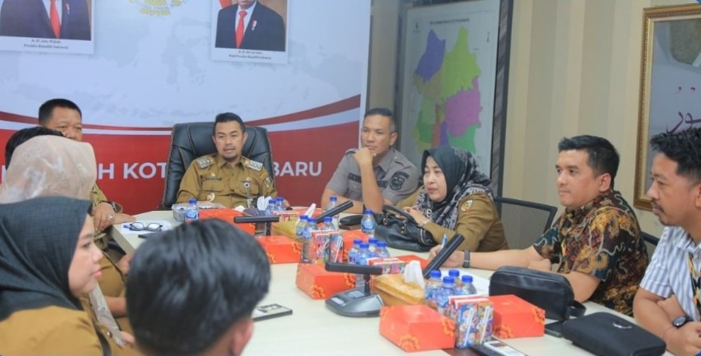 Kepala BPKAD Pekanbaru Dampingi Pj Walikota dalam Rapat dengan PT ASSA