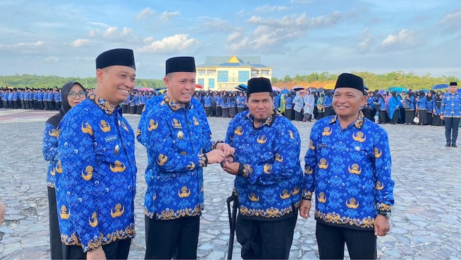 Walikota Pekanbaru Lantik 5.173 PPPK Paruh Waktu, Dua Pegawai Dapat Hadiah Umrah