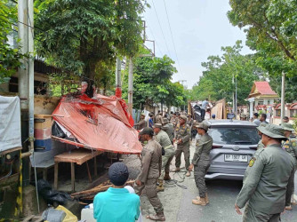 Usai Dibongkar, DPRD Pekanbaru Minta Jalan Mustika Bebas PKL dan Parkir Liar