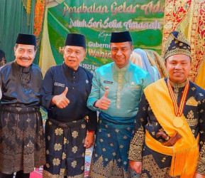 Bupati Meranti Hadiri Acara Penabalan Gelar Adat Gubernur Riau