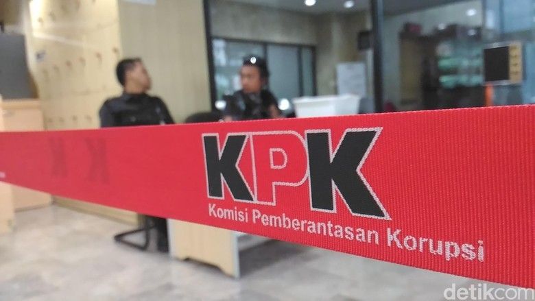KPK Sita Uang dan Amankan 8 Orang dalam OTT di Pekanbaru, Pj Walikota Terjaring