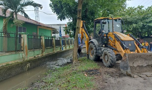 Pemko Pekanbaru Bantu Normalisasi Drainase Jalan Cipta Karya