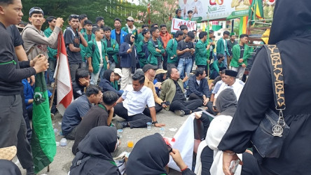 Gelombang Aksi Mahasiswa Terus Berlanjut, Ketua DPRD Riau: Tuntutan Hampir Sama