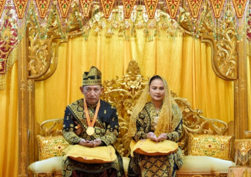 Kapolri Dianugerahi Gelar Adat, Bupati Meranti Hadir dan Beri Selamat
