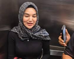 Artis FTV Hana Hanifah Janji Kembalikan Uang Rp900 Juta Terkait Kasus SPPD Fiktif DPRD Riau