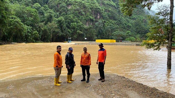 Banjir Masih Tutup Akses Jalan di Andaleh Lima Puluh Kota, Belasan Rumah Terdampak