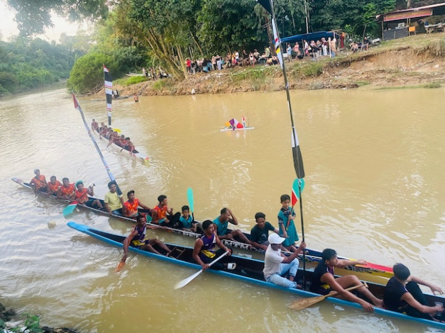 Bintang Muara Juara Pacu Jalur Mini di Tepian Duo Muaro Pucuk Rantau 2025
