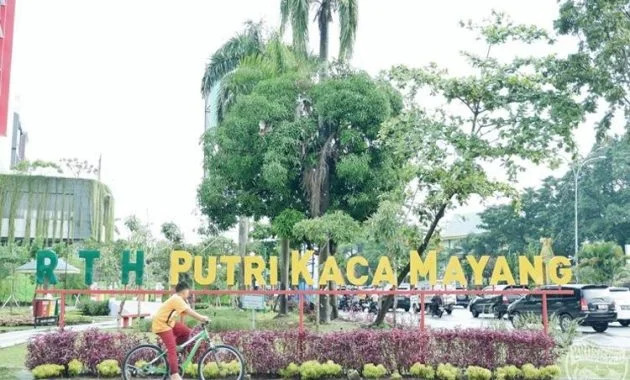 DLHK Pekanbaru Jaga Keindahan dan Kebersihan Taman Kota Demi Kenyamanan Warga