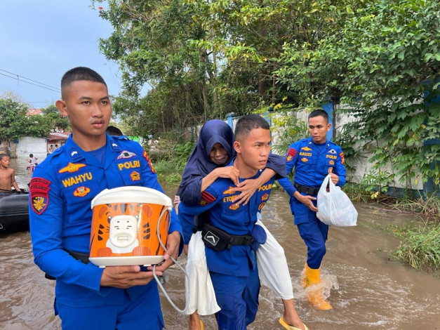 Banjir di Riau Meluas, 12.813 Jiwa Terdampak – Ditpolairud Polda Riau Evakuasi Warga Rentan